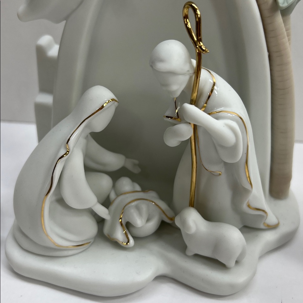 Nativity Scene Porcelain Figurines White and Gold New in Box